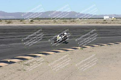 media/Jan-16-2026-CVMA Friday Practice (Fri) [[6f2bf47531]]/5-Racer 4-Trackday1/Session 2 (Bowl)/